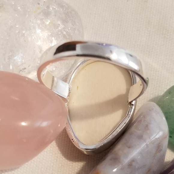SOLD ON WHATNOT Handcarved Bone Goddess Face Silver Ring - Picture 4 of 6